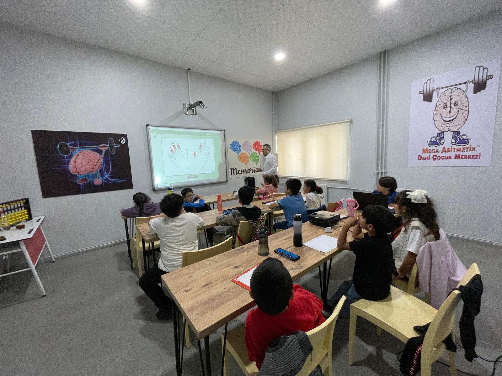 Online çalışan çocuk